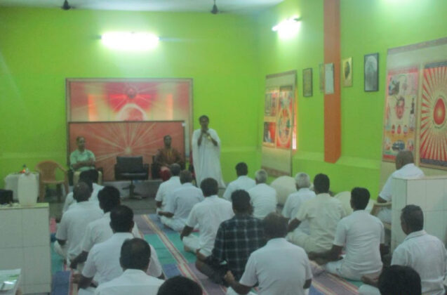 Teaching-yoga-and-meditation-to-people-in-prisons-and-jails-in-India-10.jpg