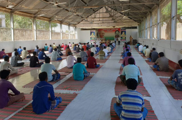 Teaching-yoga-and-meditation-to-people-in-prisons-and-jails-in-India-13.jpg