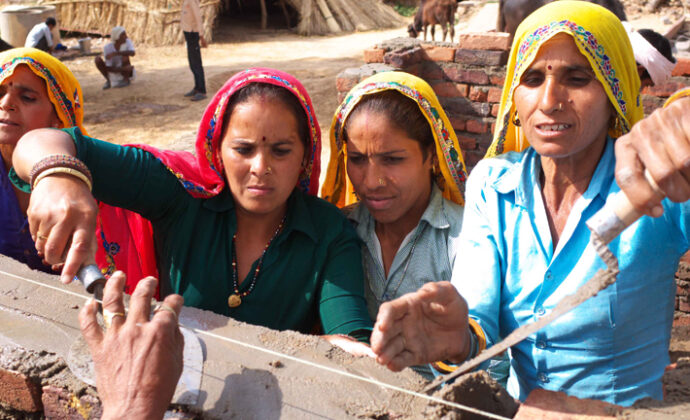 Toilet-construction-by-women-in-rural-India-builds-community-02.jpg