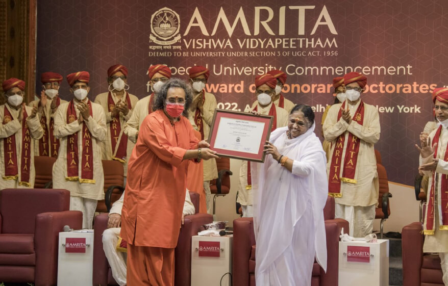 Dr.-Jeffrey-Sachs-and-Kailash-Satyarthi-Receive-Honorary-Doctorate-from-Amrita-Vishwa-Vidyapeetham-08.jpg