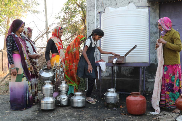 Women-in-the-village-of-Nani-Borvai-Gujarat-collect-safe-water-at-a-close-supply-in-one-of-Jivamritams-early-installations..jpg