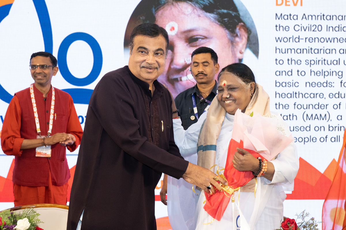 India’s Minister of Road Transport and Highways and MP for Nagpur Nitin Gadkari said in the Valedictory Ceremony that it is civil society that motivates the welfare of the whole world community.